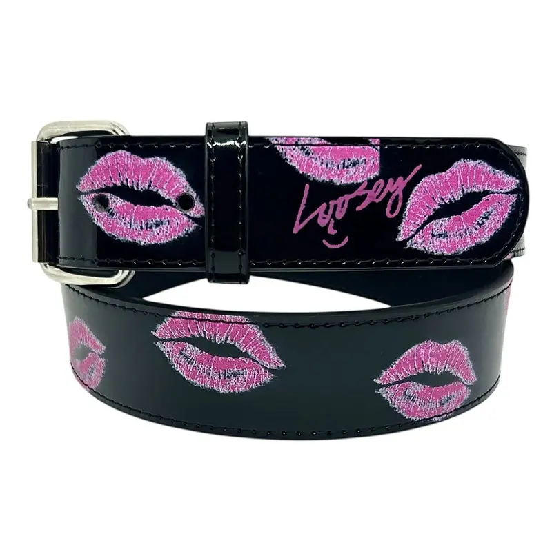 Loosey Smooches Belt – Playful Kiss-Print Accessory